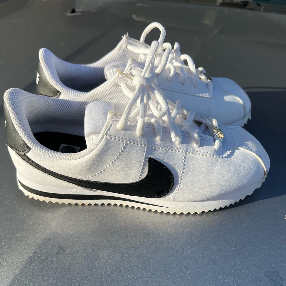 Nike shoes Youth